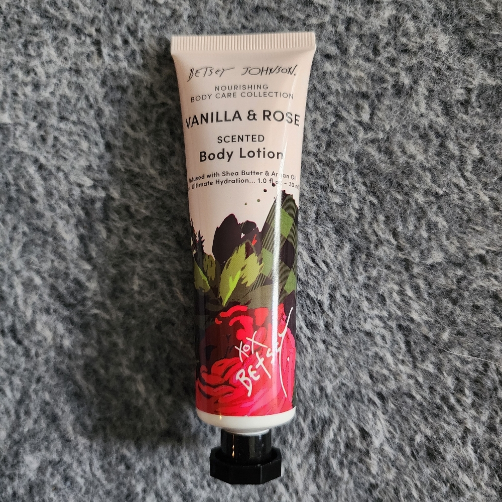 Betsey Johnson Vanilla & Rose Nourishing Body Lotion 1 Fl Oz